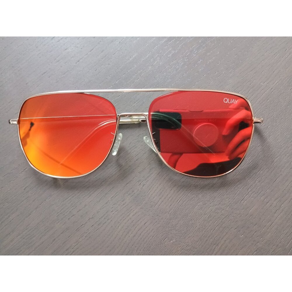 Quay Running Riot Aviators Gold/Red